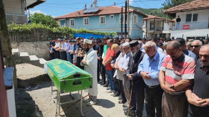 Kayınpederinin Katlettiği Karbeyaz Son Yolculuğuna Uğurlandı