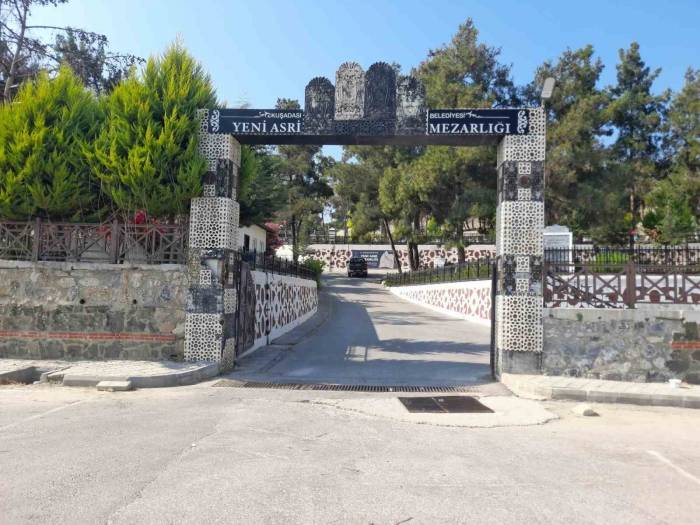 Kuşadası’nda Defin Alanı Sıkıntısı Yoktur