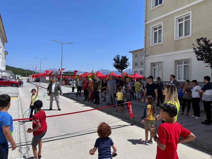 Vali Tavlı Depremzede Aileler İle Bayram Şenliğinde Bir Araya Geldi