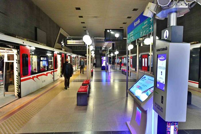 Halk Taşıt İle İzmirlilere 4 Yılda 241 Milyon Liralık Katkı