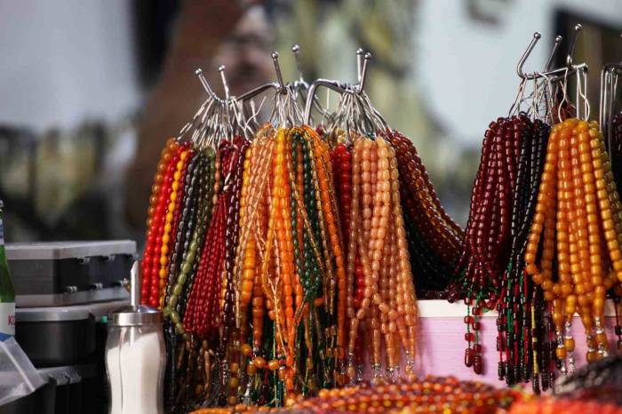 Tespihçiler Kahvesinde Hem Sohbet Hem De Ticaret Var