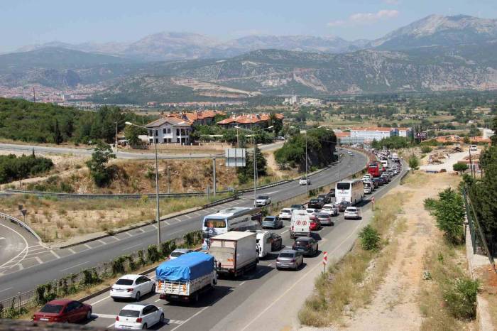 Araç Kuyruğunun Ucu Sonu Yok