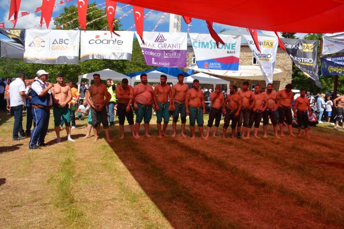 Sinop 15. Sazlı Akbaş Güreşlerinde Başpehlivan Fatih Deveci Oldu