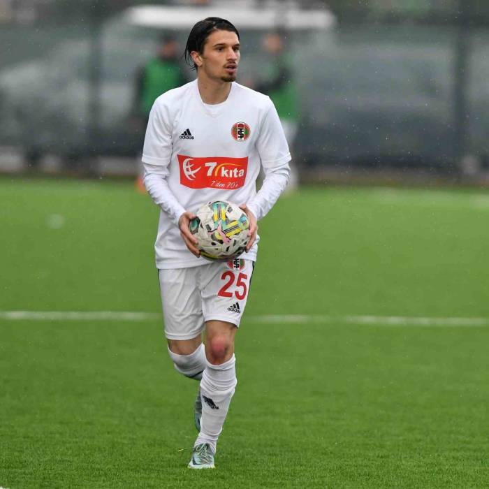 Turgutluspor 3 Futbolcusu İle Sözleşme Uzattı