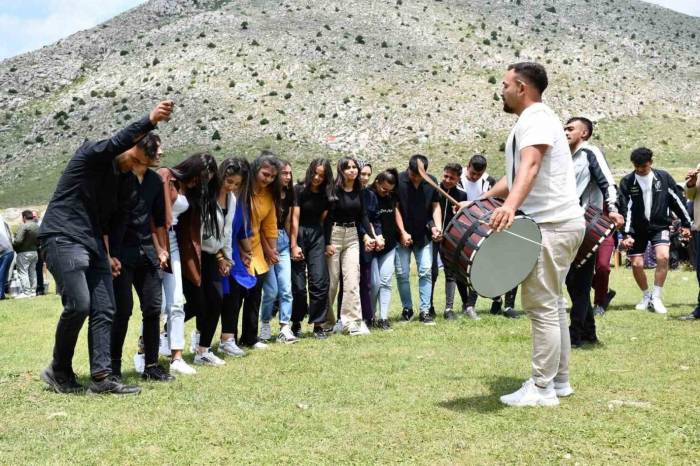 Arslantaş Mahallesi’nde Görkemli Bayramlaşma