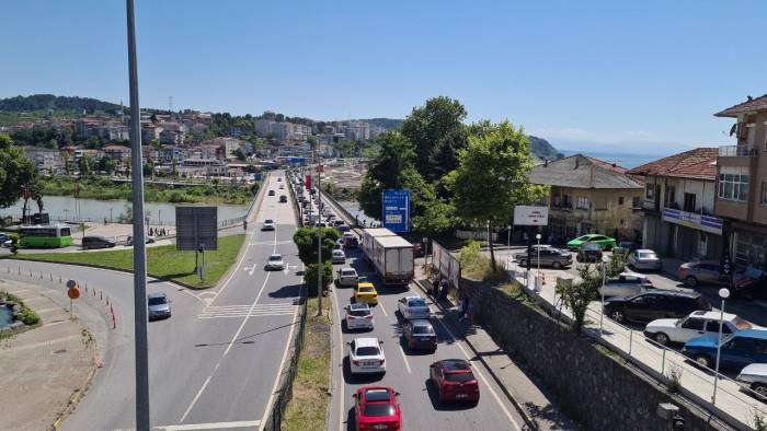 Bayram Dönüşü Uzun Araç Kuyruğu