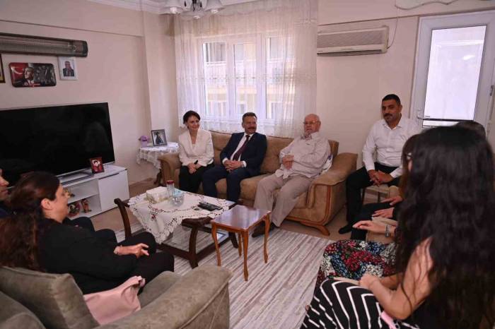 Vali Aksoy, Bayramda Şehit Ve Gazileri Unutmadı