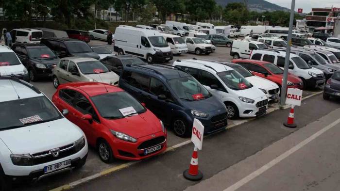 Bursa Oto Galericiler Odası Başkanı Hakan Yanık: "stokçulukta Günah Keçisi Olarak Galericiler Gösteriliyor"