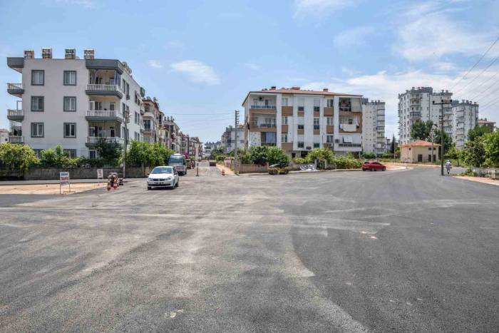 Kepez Belediyesi Asfaltı Bozulan Yolları Yeniledi