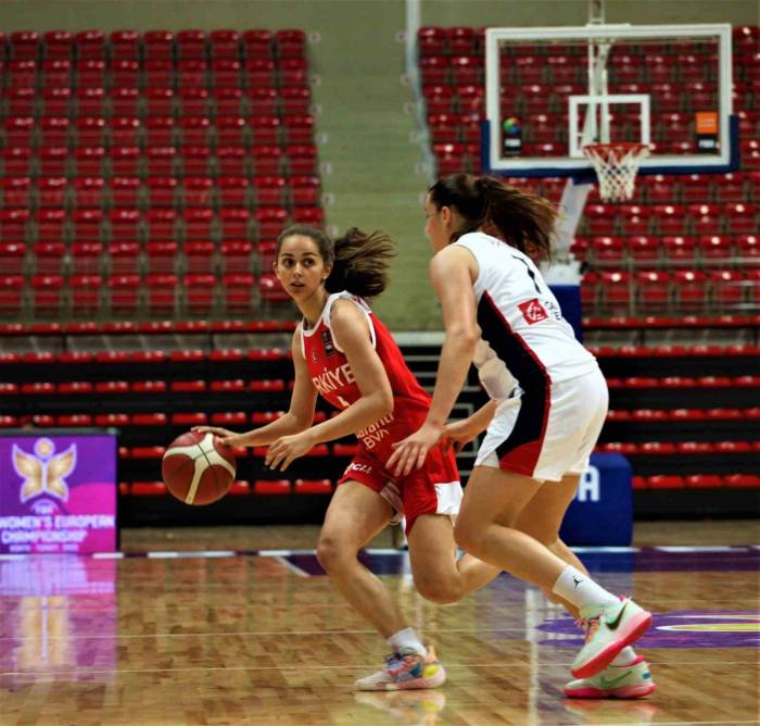 18 Yaş Altı Kız Basketbol Milli Takımı, Fransa’ya Mağlup Oldu