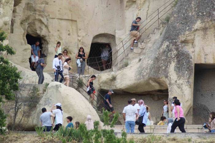 Kapadokya’da Bayram Tatili Yoğunluğu Son Günde De Devam Etti