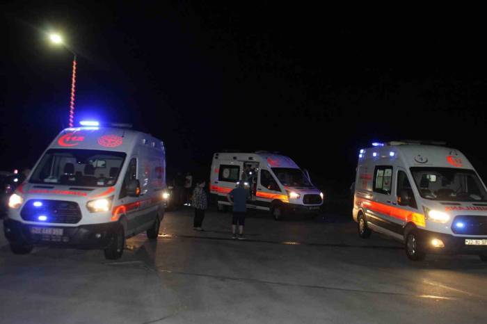 Edirne’de Bulgar Ve Türk Ailenin Olduğu Otomobiller Çarpıştı: 2’si Çocuk 6 Yaralı
