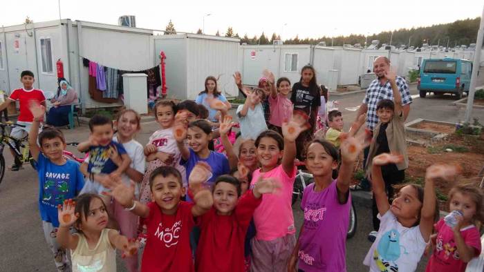 Konteyner Kentteki Çocukların Dron Sevgisi