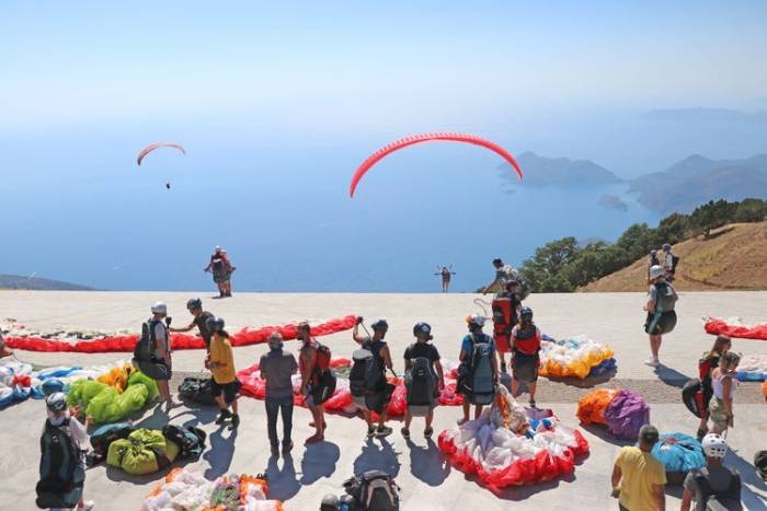 Fethiye, Bayram Tatilinde Yamaç Paraşütçülerinin Gözdesi Oldu