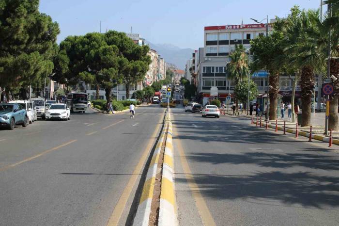 Efeler’de ’yaz Manzarası’ Değişmedi