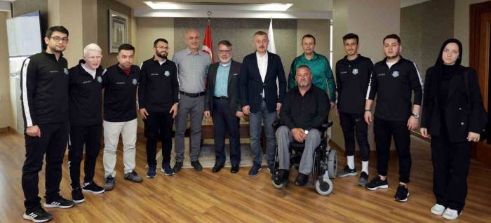 Başkan Büyükakın: "hiç Merak Etmesinler Yanlarında Büyükşehir Belediyesi Var"