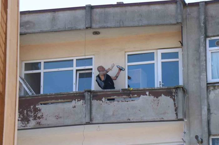 Kız Arkadaşını Rehin Alan Eski Polis, Tutuklandı