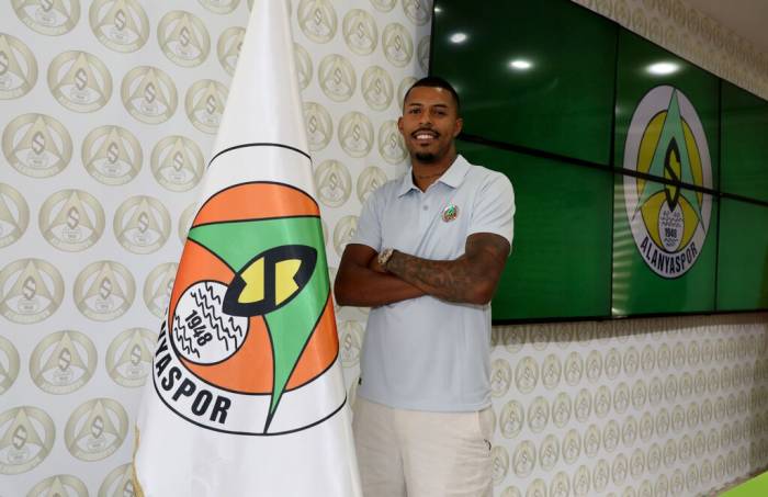 Alanyaspor, Anderson Oliveira Silva İle 4 Yıllık Sözleşme İmzaladı