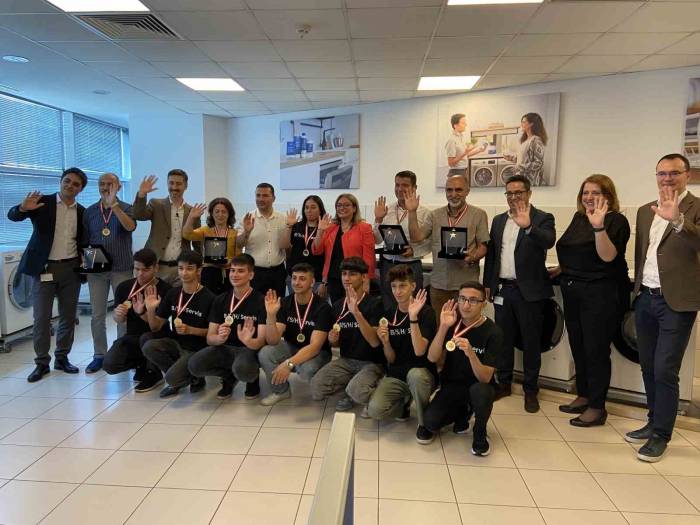 Bsh’den Nitelikli Teknik Eğitime 12 Yıldır Kesintisiz Destek