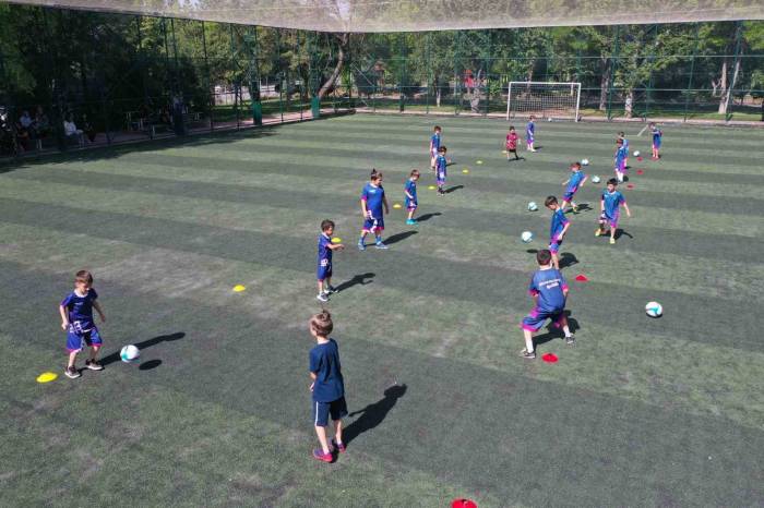 Meram Yaz Spor Okulları’nda Eğitimler Başladı