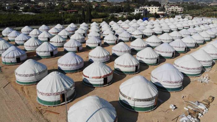 Görünümleriyle Dikkat Çeken Kırgız Çadırları, Depremzedelere Sıcak Yuva Olacak