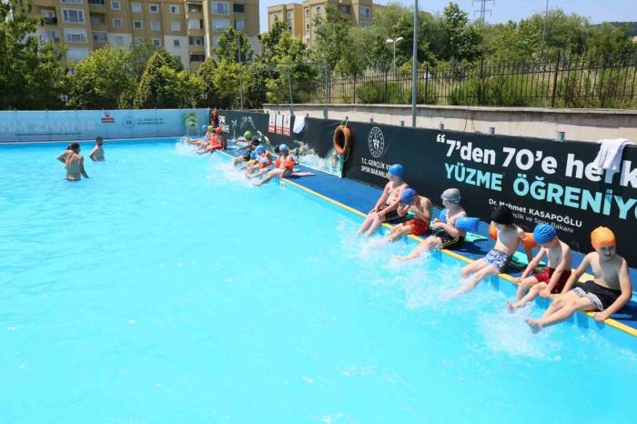Derince’de Yüzme Bilmeyen Kalmayacak