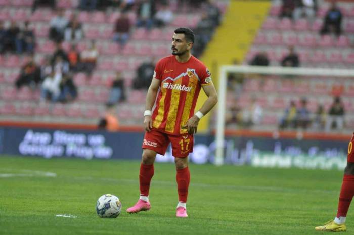 Sivasspor, Emrah Başsan İle İlgileniyor