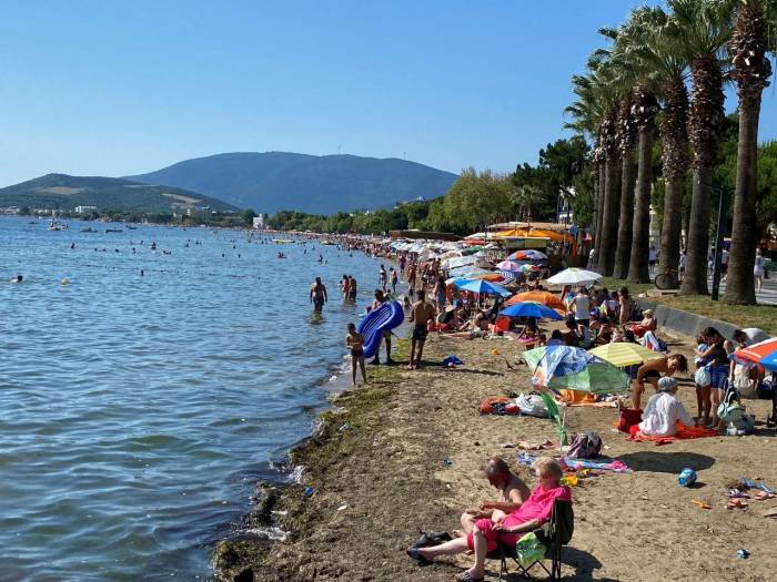 Erdek’te Turizm Patlaması, Binlerce Tatilci Akın Etti