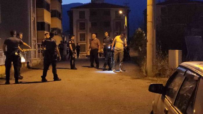 Evini Kundaklayan Damadını Tüfekle Vurarak Ağır Yaraladı