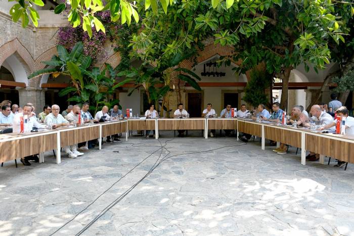 Kuşadası Belediye Meclisi’nde Millet İttifakı’ndan Cumhur İttifakı’na ‘birlik’ Çağrısı