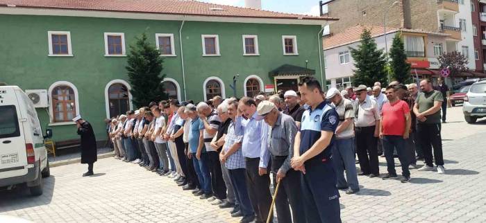 Üzerine Televizyon Düşen 2,5 Yaşındaki Çocuk 50 Günlük Yaşam Savaşını Kaybetti