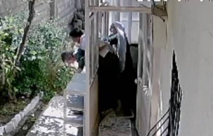 Yeğeninin Saldırısından ‘ölü Numarası’ Yaparak Kurtuldu