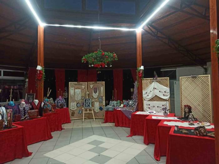 Bozüyük’te Bayanlar El Emeklerini Sergiledi