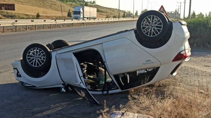 Çorum’da Otomobil Takla Attı: 3 Yaralı