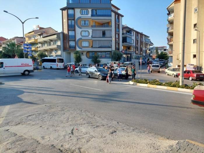Önlem Alınmayan Sabıkalı Kavşakta Kazalar Devam Ediyor
