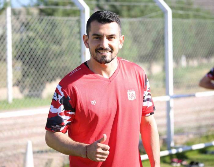 Sivasspor’da Emrah Başsan İlk İdmanına Çıktı