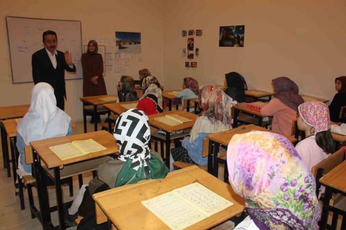 Âşık Sümmânî Kültür Merkezinde Kuran Kursları Başladı