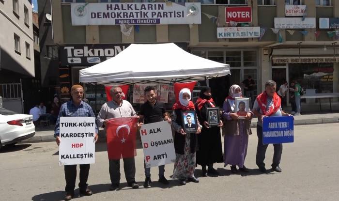 Acılı Anne: “kara Bir Bayramı Daha Geride Bıraktık”
