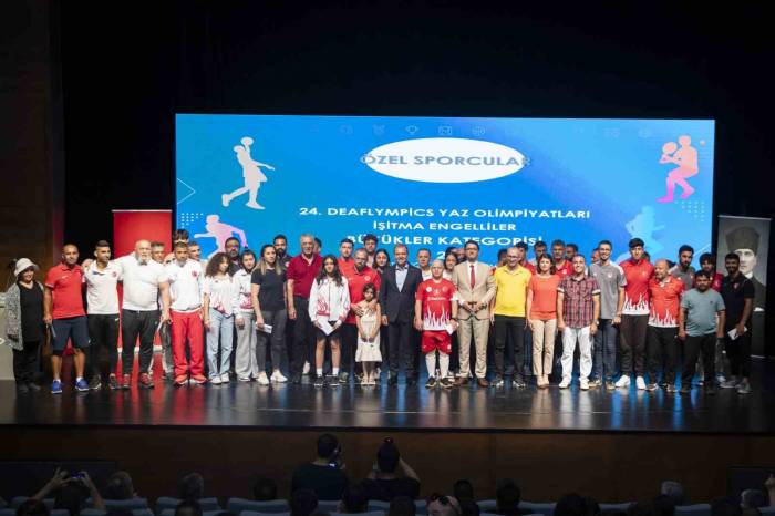 Mersin Büyküşehir Belediyesinden Başarılı Sporcu Ve Antrenörlere 2 Milyon 616 Bin Lira Ödül