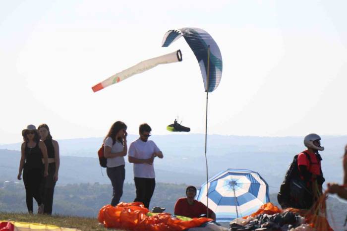 Yamaç Paraşütçülerin Gözde Adresi: Kırantepe