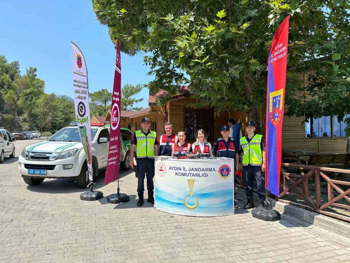 Jandarma Ekipleri Vatandaşları Uyardı