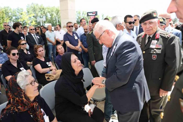 Tank Okul Komutanı Tuğgeneral Selçuk Kaya Son Yolculuğuna Uğurlandı