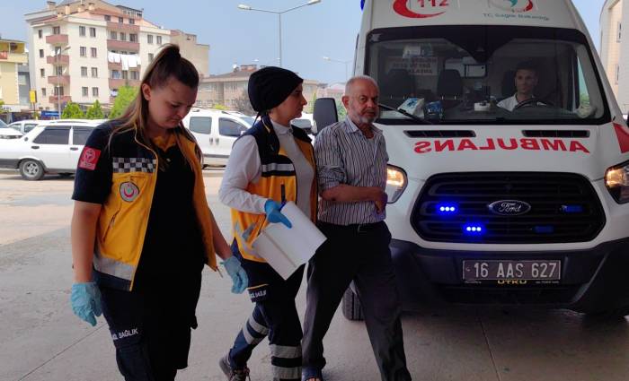Kamyonet İle Elektrikli Bisikletin Çarpıştığı Kaza Kamerada