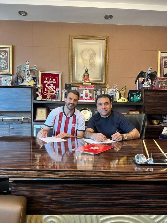 Caner Osmanpaşa 1 Yıl Daha Sivasspor’da