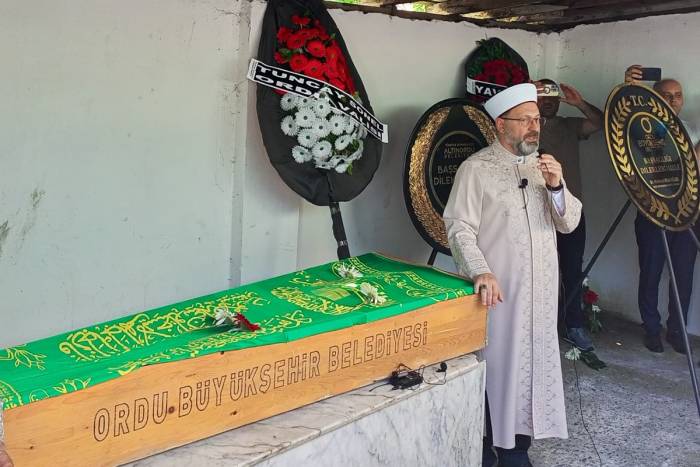 Diyanet İşleri Başkanı Erbaş, Amcası Hasan Erbaş’ın Cenaze Namazını Kıldırdı