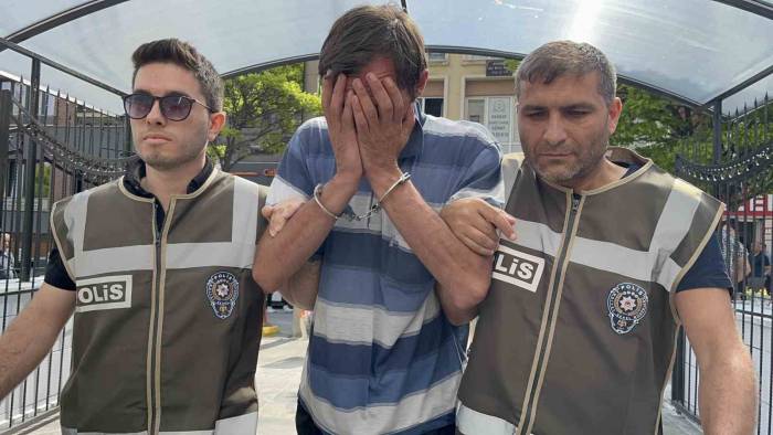 Minibüsün Arkasına At Bağlayan Sürücü Adliyeye Sevk Edildi