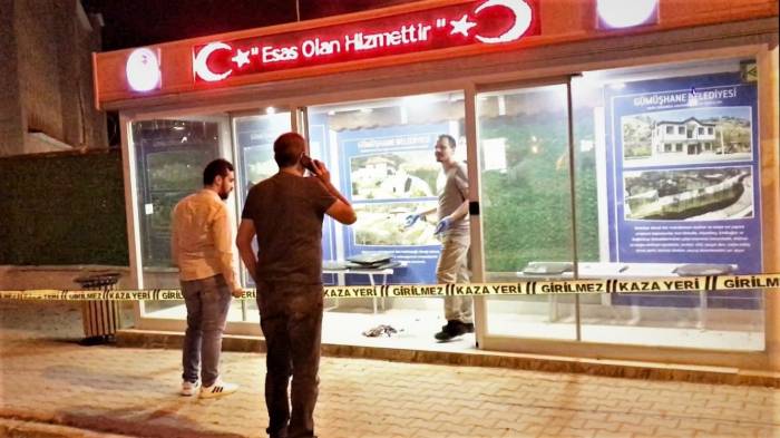 Kız Yurdu Önündeki Durağa Bırakılan Şüpheli Çanta Polis Ekiplerini Harekete Geçirdi