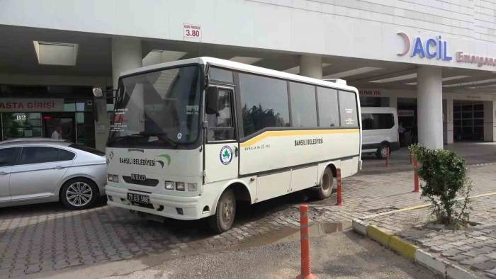 Bu İlçede Hastanelere Ulaşım Ücretsiz: Vatandaşlar Servis Bedelinden Kurtuldu