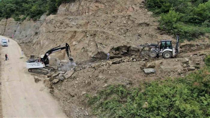 Büyükşehir’den Heyelana Karşı Tahkimat