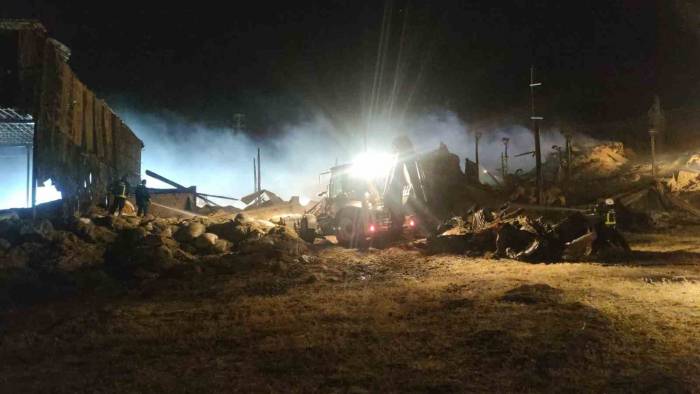 Van’da Korkutan Yangın Söndürüldü